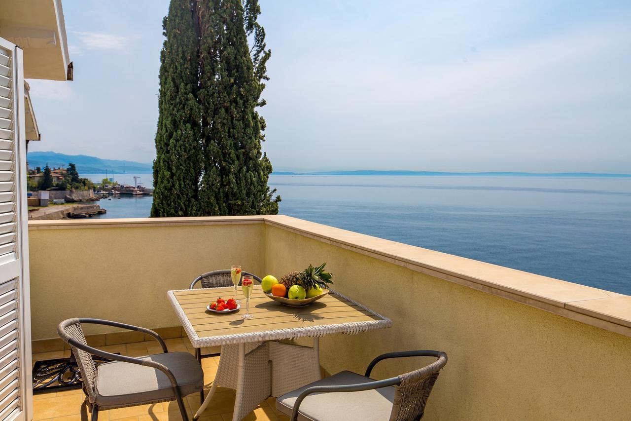 Apartments Villa Nora Fiume Kültér fotó